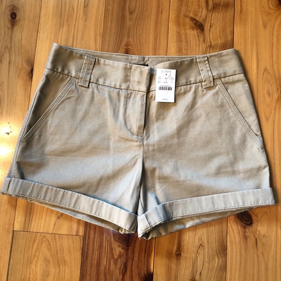 🚨SALE🚨 NWT J Crew City Fit Khaki Short -Size 2 - Picture 3 of 8